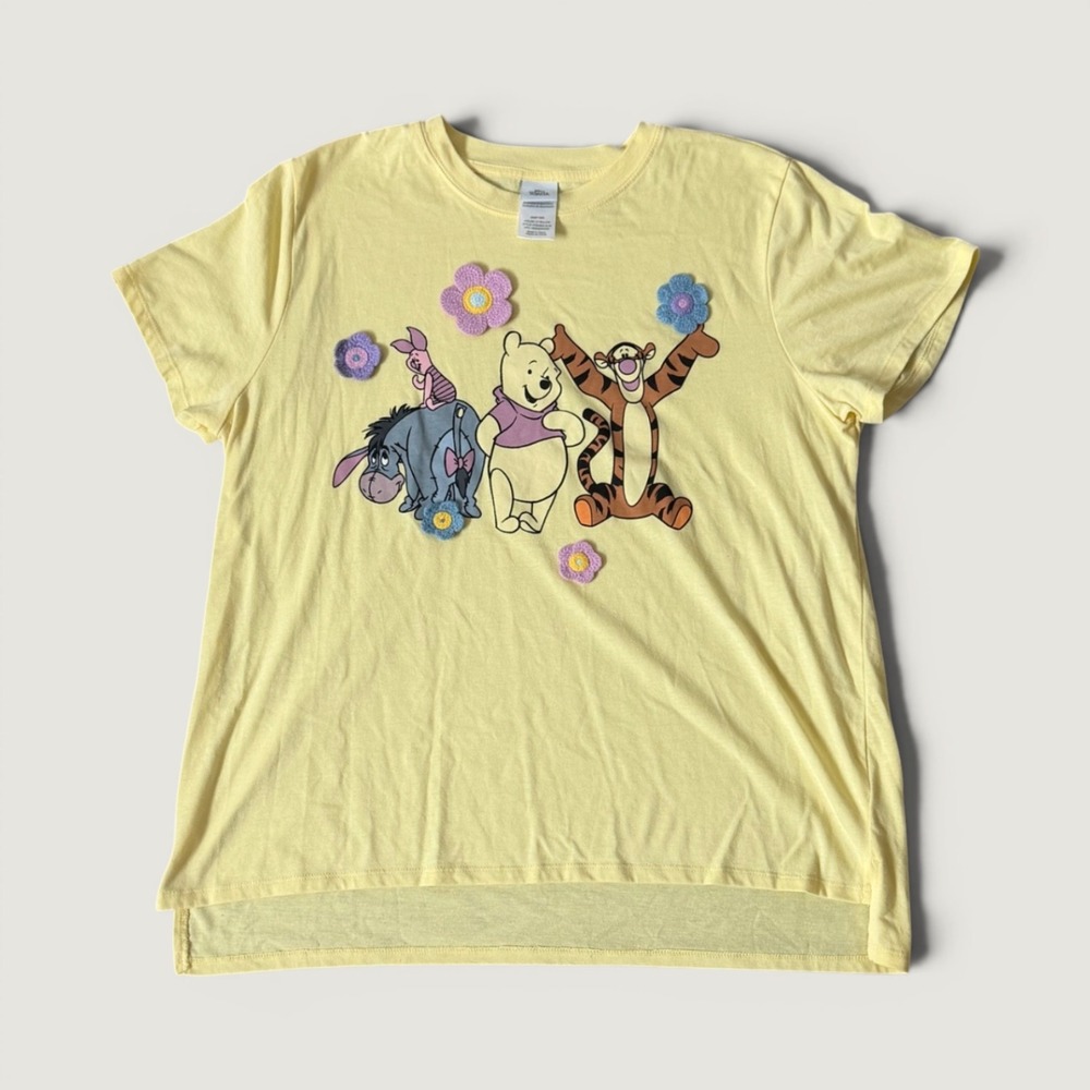 Disney Winnie the Pooh Tigger Eeyore Crochet Flower Graphic Tee Yellow XL